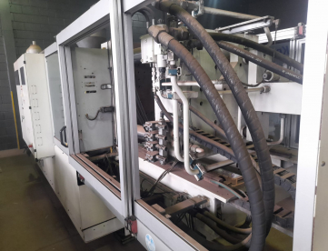 Foto: INJETORA DE PLÁSTICO - KRAUSS MAFFEI - 180 TON