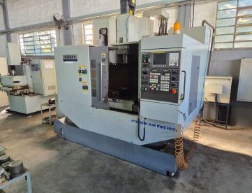 Foto: CENTRO DE USINAGEM VERTICAL - HYUNDAI - VX400 - 800 X 460 - COMANDO FANUC - ANO 2007