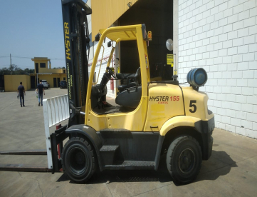 EMPILHADEIRA  A GAS - HYSTER - 155 FT  - 7 TONELADAS - ANO 2014