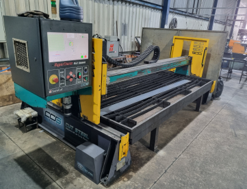 MÁQUINA CNC DE CORTE A PLASMA - CCS TECHNOLOGY - CUT STEEL - CORTINA DE LUZ - ANO 2018