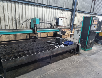 Foto: MÁQUINA CNC DE CORTE A PLASMA - CCS TECHNOLOGY - CUT STEEL - CORTINA DE LUZ - ANO 2013