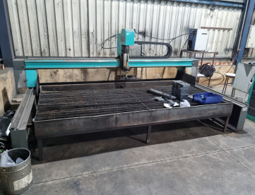 Foto: MÁQUINA CNC DE CORTE A PLASMA - CCS TECHNOLOGY - CUT STEEL - CORTINA DE LUZ - ANO 2013