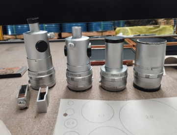 Foto: PROJETOR DE PERFIL - MITUTOYO - MODELO PJ300 COM ACESSÓRIOS