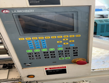 Foto: INJETORA DE PLÁSTICOS - LK MACHINERY - POTENZA 160 TONELADAS - ANO 2015