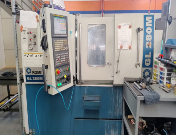CENTRO DE TORNEAMENTO - ROMI - GL280M - ANO 2013 - COM FERRAMENTA ACIONADA