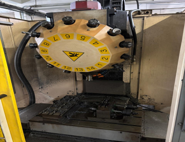 Foto: CENTRO DE USINAGEM VERTICAL - FANUC - ROBODRILL - ALPHA T14iE - ANO 2007  - 500 x 400 x 330 MM
