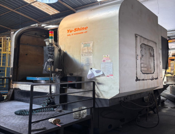 Foto: TORNO VERTICAL CNC - YUSHINE - VL 1100HR+P - ANO 2011 - COM TORRE COM 12 FERRAMENTAS -COM ACIONADAS TAMBEM - COMANDO SIEMENS