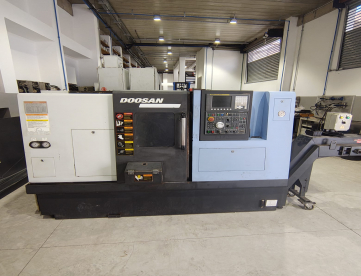 CENTRO DE TORNEAMENTO - DOOSAN - LYNX 220 LMA - ANO 2013 - 290 x 320 MM - COMANDO FANUC - COM FERRAMENTAS ACIONADAS