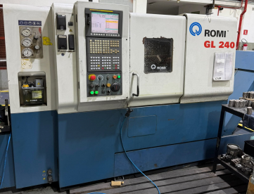 CENTRO DE TORNEAMENTO - ROMI - GL240 - ANO 2012 - 240 x 400 MM - COMANDO FANUC