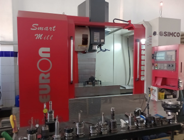 CENTRO DE USINAGEM VERTICAL - EURON - SM1300 - ANO 2024 - 1.300 × 750 × 730 MM - 12.000 RPM - COMANDO SIEMENS