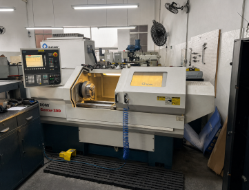 TORNO CNC - ROMI - CENTUR 30D - ANO 2013 - 430 x 1000 MM - COMANDO SIEMENS - TORRE GANG