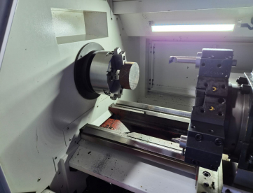 Foto: CENTRO DE TORNEAMENTO - EURON - MODELO ST1A - 500 X 470 MM - COMANDO SIEMENS 808D - ANO 2025