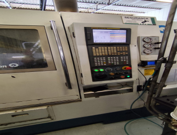 Foto: CENTRO DE TORNEAMENTO - ROMI - E320 - 320 x 600 MM - ANO 2004 - COMANDO FANUC