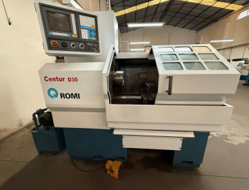 TORNO CNC ROMI - CENTUR 30D - GANG - ANO 2003 - REFORMADO TOTAL