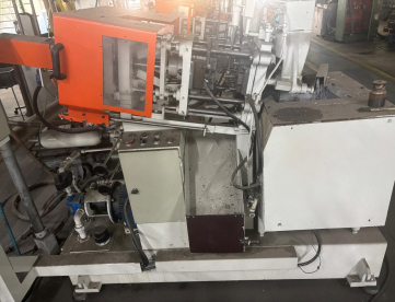 Foto: VENDO 6 INJETORA DE ZAMAK CAMARA QUENTE  MARCA BUHLER MODELO  A-5B  5 TONELADAS 