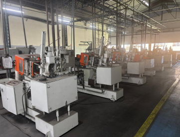 Foto: VENDO 6 INJETORA DE ZAMAK CAMARA QUENTE  MARCA BUHLER MODELO  A-5B  5 TONELADAS 