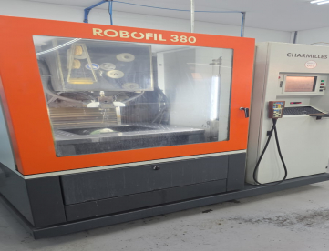 ELETROEROSÃO A FIO CNC - AGIE CHARMILLES - ROBOFIL 380 - MAQUINA MUITO NOVA - ANO 2006