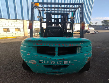 EMPILHADEIRA  A DIESEL - GURGEL - 3 TONELADAS - ANO 2014 - 900 HORAS DE USO  - TODA REVISADA 