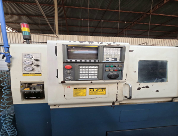 Foto: CENTRO DE TORNEAMENTO - ROMI - G240 - COMANDO FANUC - 400 X 240 - ANO 2005