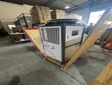 GELADEIRA  -AIR-COOLED CHILLER - 12.040 KCAL CONDENSAÇÃO A AR 380V - ANO 2026