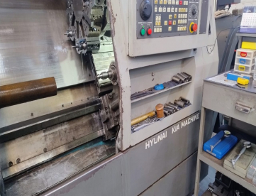 Foto: TORNO CNC - HYUNDAI - SKT 28 - COMANDO FANUC - ANO 2008