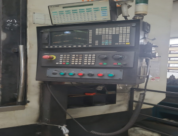 Foto: TORNO CNC VERTICAL - YUSHINE - VL-1100HR+P + FERRAMENTAS ACIONADAS - COMANDO SIEMENS - ANO 2011