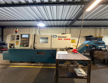 TORNO CNC - ROMI - GL 280 -  COMANDO FANUC - ANO 2012