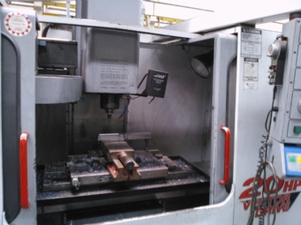 Foto: CENTRO DE USINAGEM VERTICAL HAAS VF-2 - ANO 2000