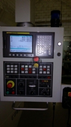 Foto: CENTRO DE USINAGEM VERTICAL SINITRON - VMC1000L - AN0 2010