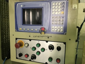 Foto: TORNO VERTICAL CNC - ROMI - VCN 140