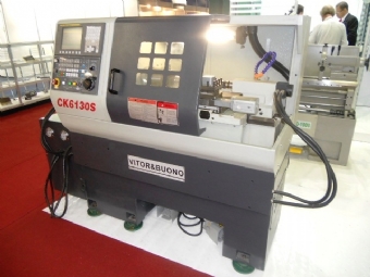 Foto: TORNO CNC CK 6130S