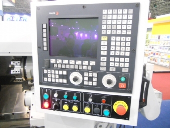 Foto: TORNO CNC BANCADA INCLINADA TRAVIS TR-10