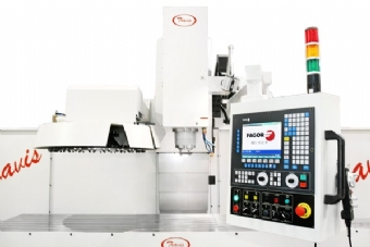 Foto: FRESADORA CNC M-9