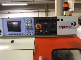 Foto: TORNO AUTOMÁTICO CNC ERGOMAT - TD26 - COM ALIMENTADOR DE BARRAS