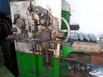 Foto: MAQUINA INDUSTRIAL PARA FABRICAR MOLAS COMOLAR