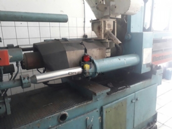 Foto: INJETORA DE PLASTICO BATTENFELD 500/150 TONELADAS