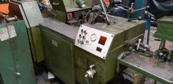 Foto: MAQUINA DE FABRICAR PARAFUSO HILGELAND  TR 4 L