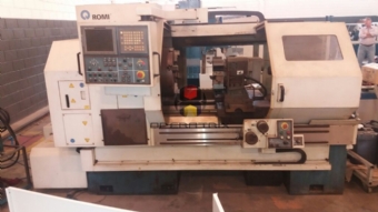 Foto: TORNO CNC - MARCA ROMI - MULTIPLIC 40 - ANO 2000